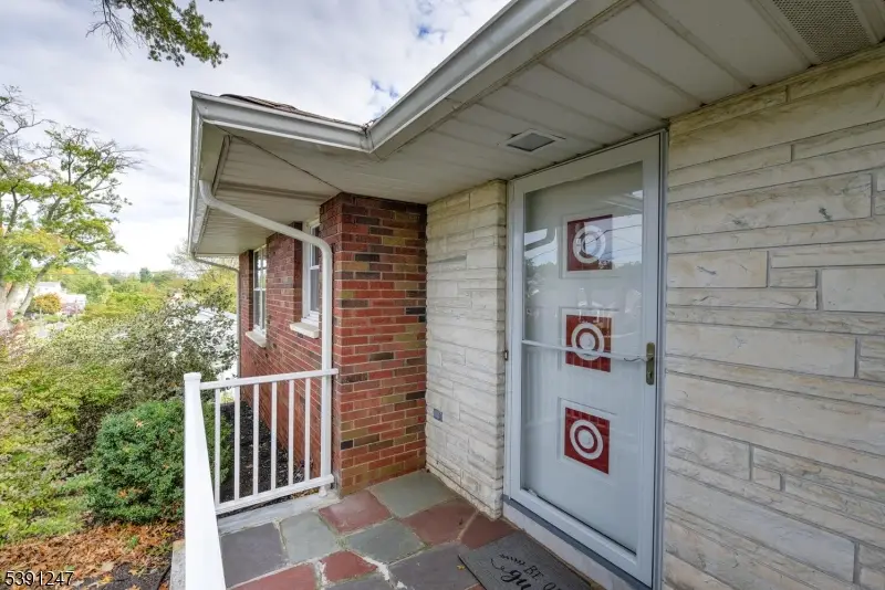 811 Brooklyn Ave, Raritan, NJ 08869 - Image #3