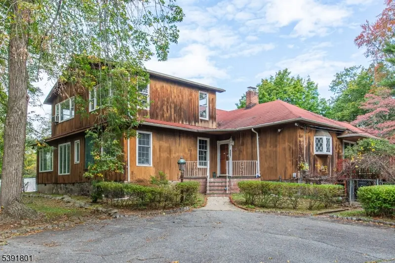 951 N Beverwyck Rd, Lake Hiawatha, NJ 07054 - Image #1