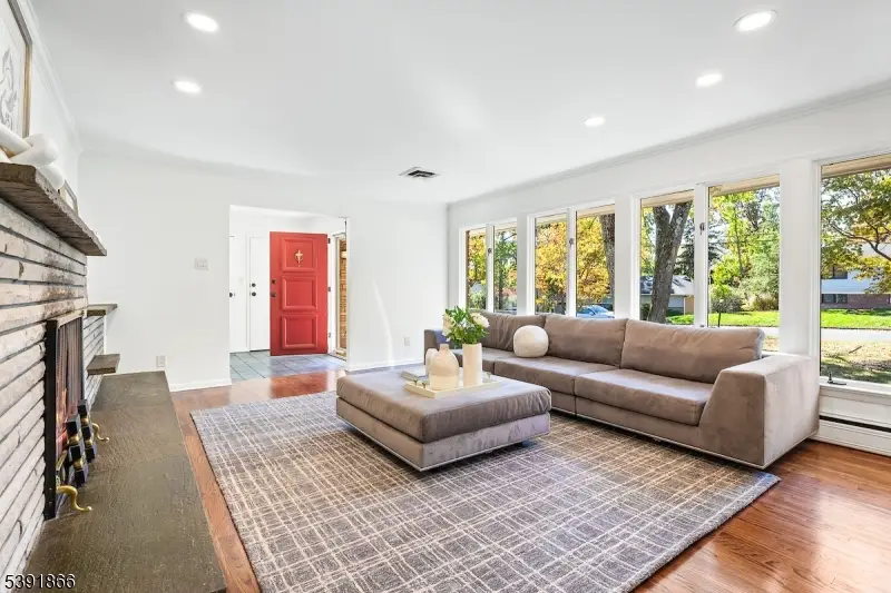 16 Crossbrook Pl, Livingston, NJ 07039 - Image #1