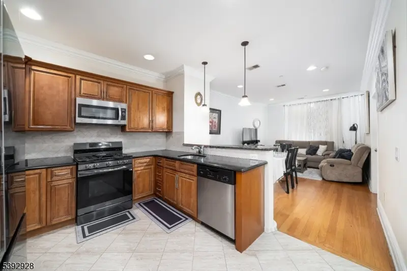 88 Saint Francis St #1B, Newark, NJ 07105 - Image #1