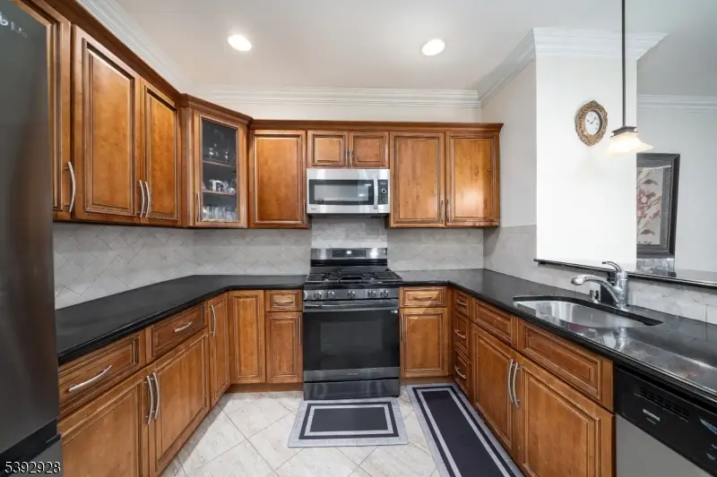 88 Saint Francis St #1B, Newark, NJ 07105 - Image #2