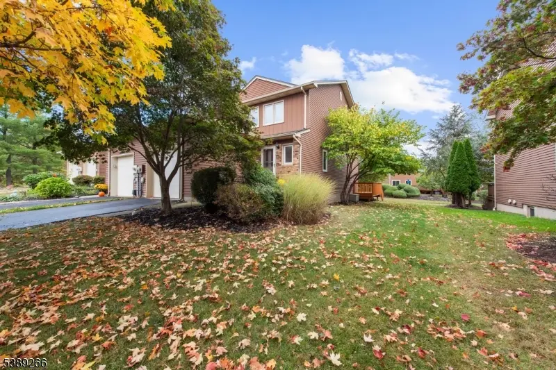 84 Saxonney Cir, Raritan Township, NJ 08822 - Image #2