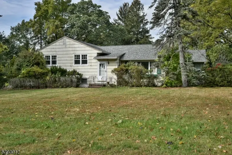 25 Orchard Dr, Upper Saddle River, NJ 07458 - Image #1