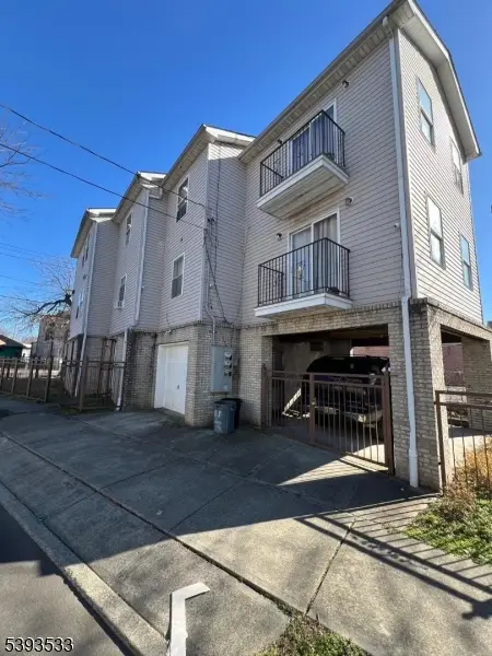 219-221 Clinton Pl, Newark, NJ 07112 - Image #3