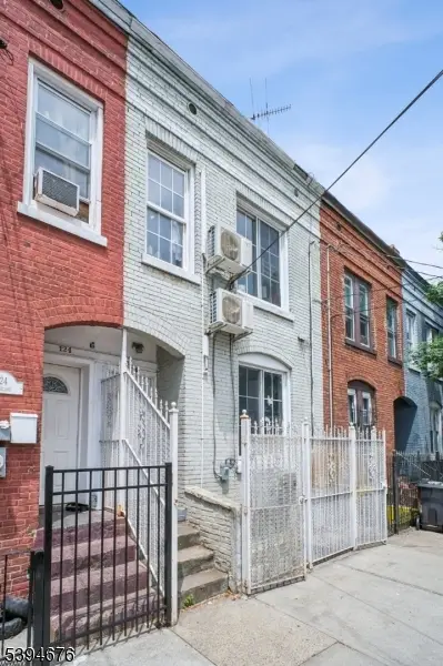 126 Highland Ave, Newark, NJ 07104 - Image #1