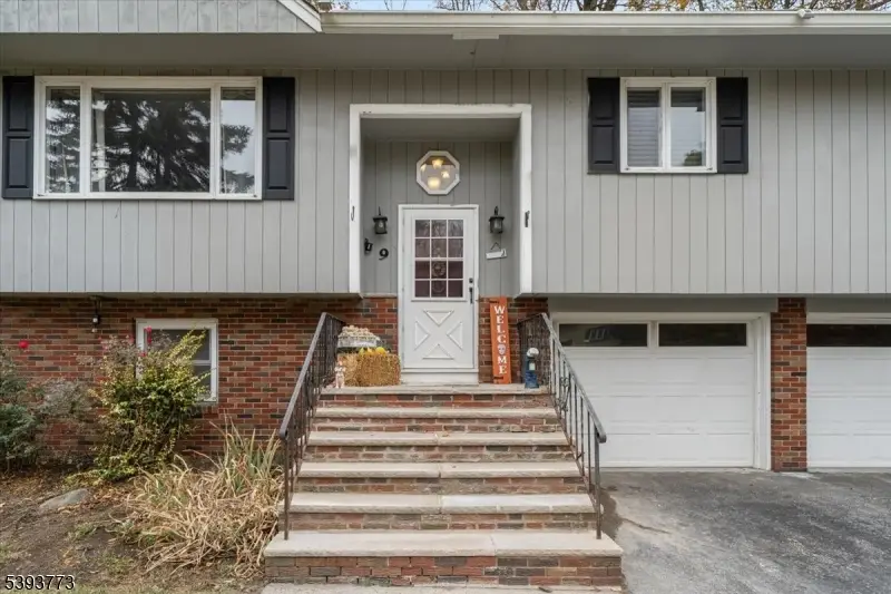 9 Basswood Dr, Vernon Township, NJ 07461 - Image #2