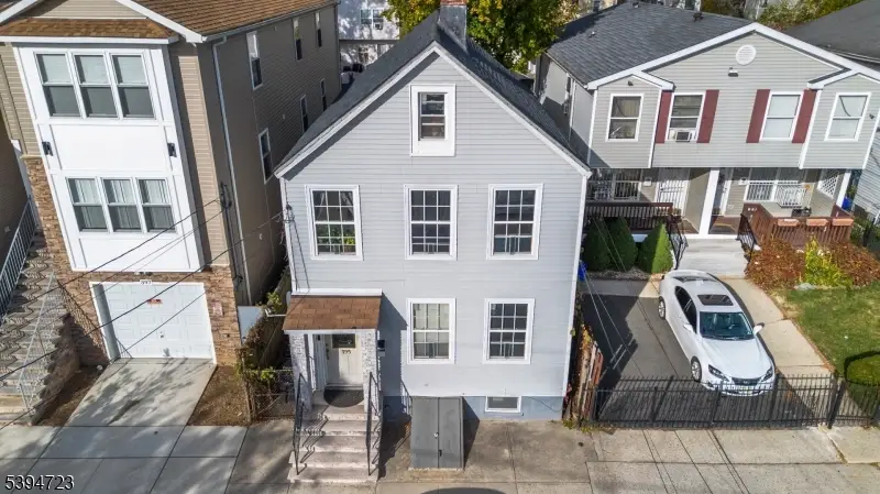 395 S 8th St, Newark, NJ 07103 - Image #1