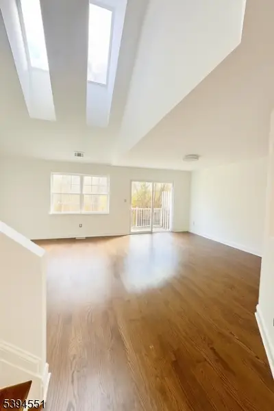 7 Magnolia Ln, Mount Arlington, NJ 07856 - Image #2