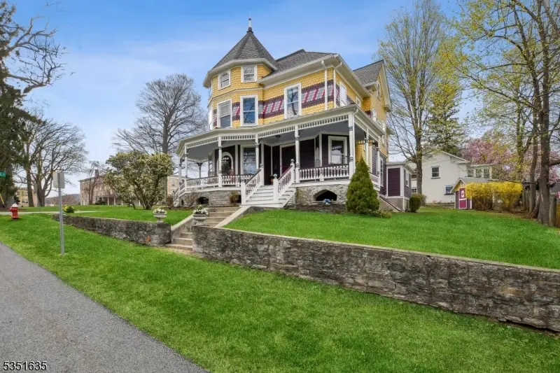 412 W Plane St, Hackettstown, NJ 07840 - Image #2