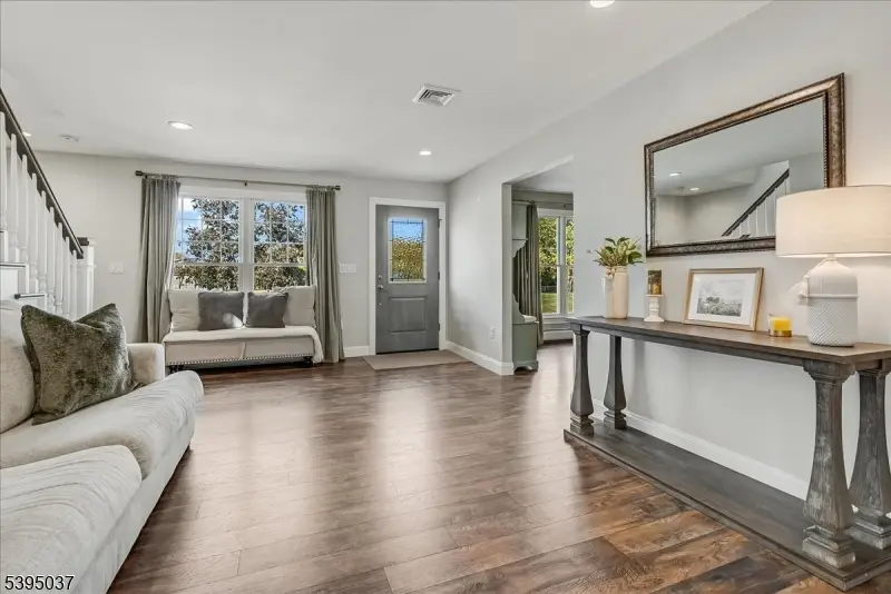 35 Hughes Pl, Singac, NJ 07424 - Image #3