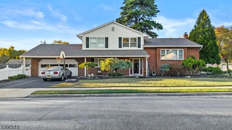 7 Rosewood Dr, Milltown, NJ 08850 - Image #1