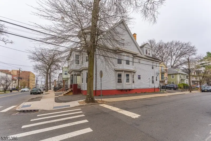 42 Fabyan Pl, Newark, NJ 07108 - Image #2