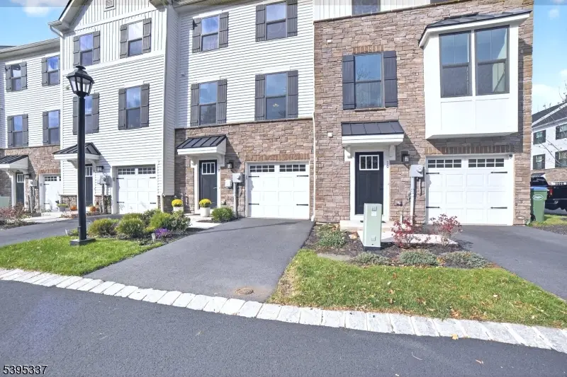 9 Saw Mill Cir, Hackettstown, NJ 07840 - Image #2