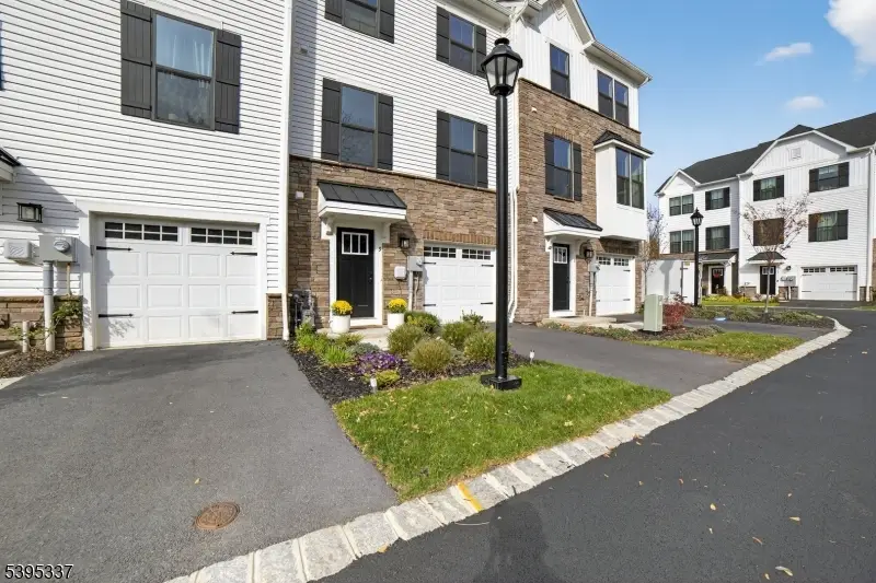 9 Saw Mill Cir, Hackettstown, NJ 07840 - Image #3