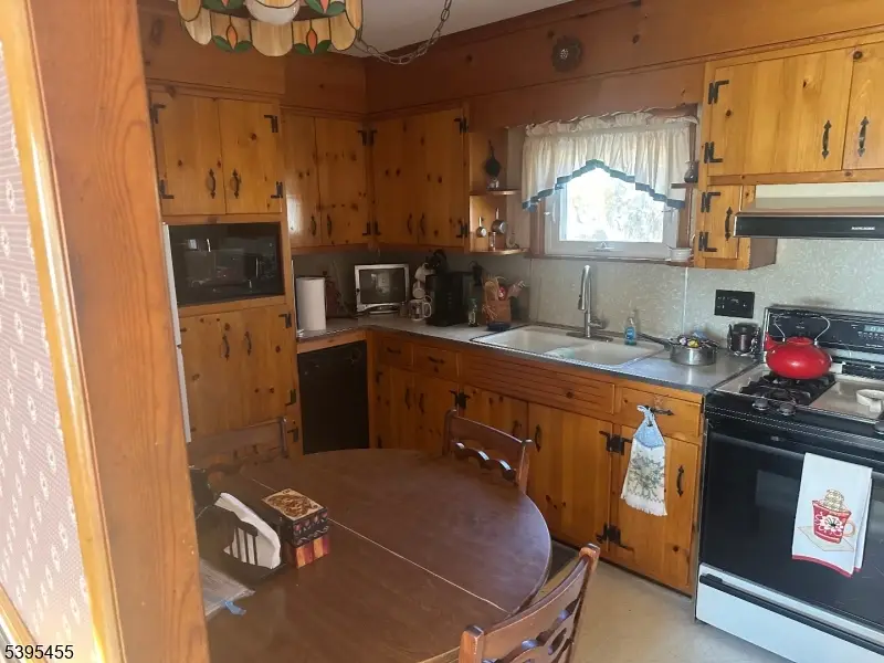 81 Amwell Rd, Millstone, NJ 08844 - Image #3