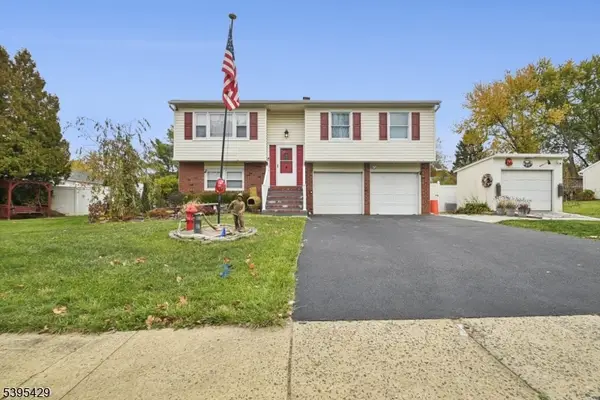197 Powderhorn Dr, Lopatcong Twp., NJ 08865