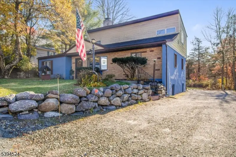 11 Bushwick Ln, West Milford, NJ 07480 - Image #2