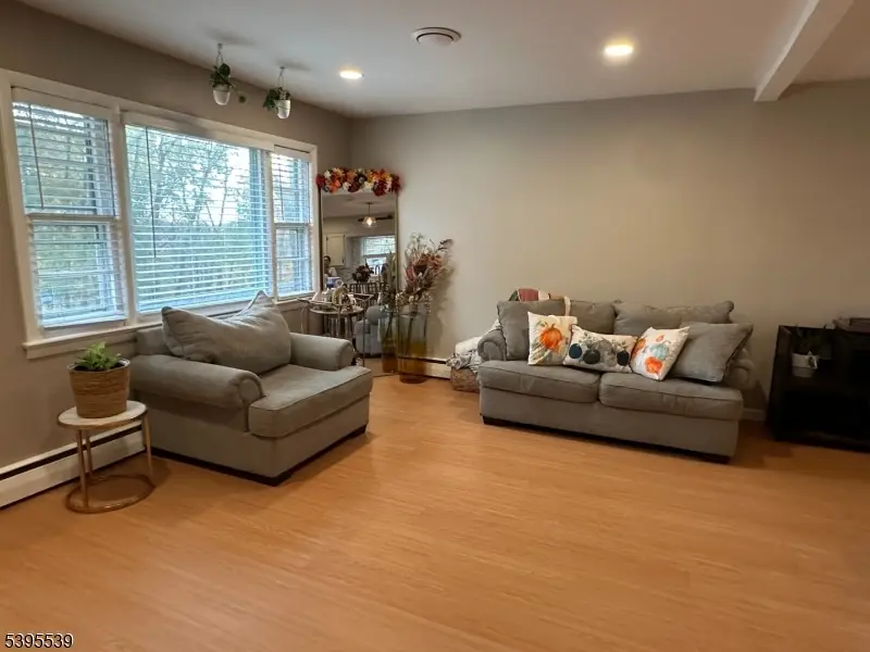 89 Knolls Rd, Bloomingdale, NJ 07403 - Image #3