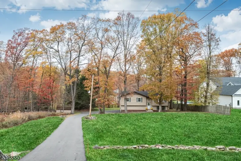 41 Shongum Rd, Randolph, NJ 07869 - Image #2