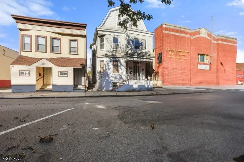 233 N 18th St, East Orange, NJ 07017 - Image #3