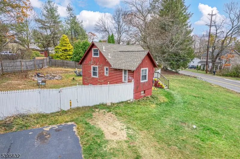 91 Breakneck Rd, Highland Lakes, NJ 07422 - Image #2