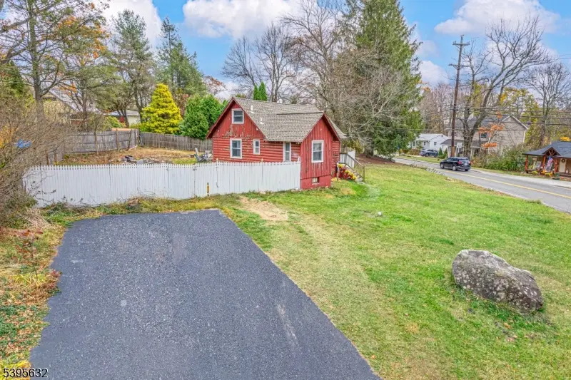 91 Breakneck Rd, Highland Lakes, NJ 07422 - Image #3