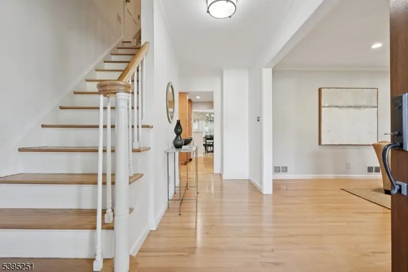 34 Sweetbriar Rd, Summit, NJ 07901 - Image #3