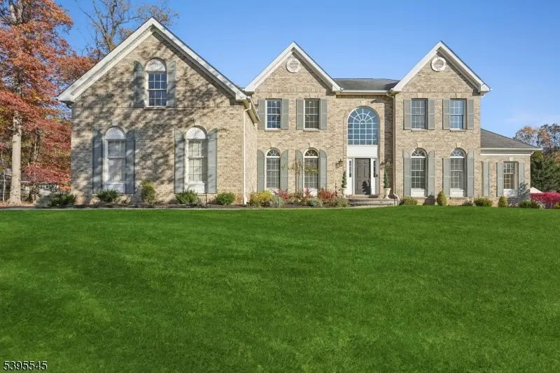9 Stires Way, Pittstown, NJ 08867 - Image #1