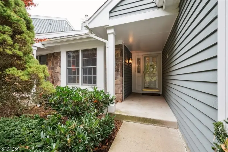 2 Berkley Ln, The Hills, NJ 07921 - Image #2