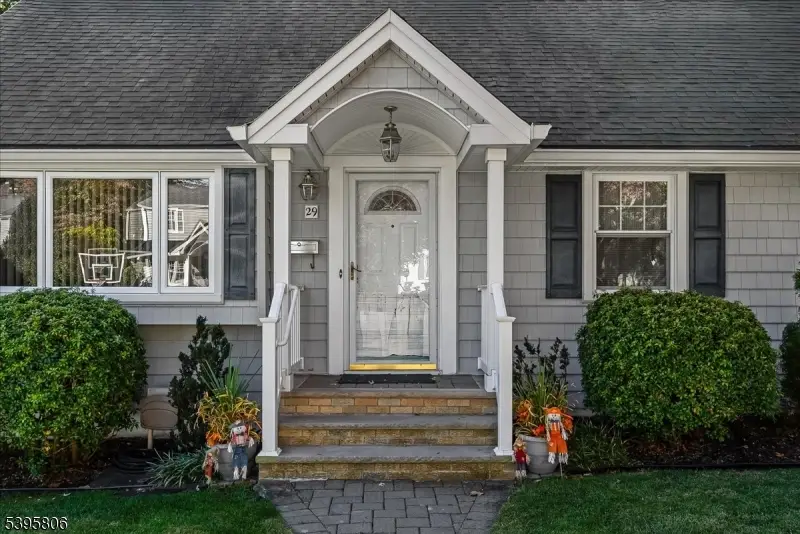 29 Lynwood Rd, Verona, NJ 07044 - Image #3