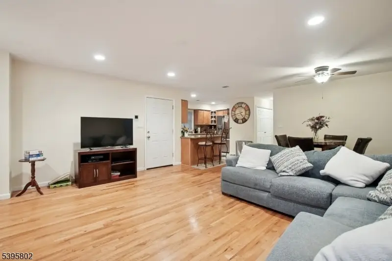 433 Linden Ave, Elizabeth, NJ 07202 - Image #2