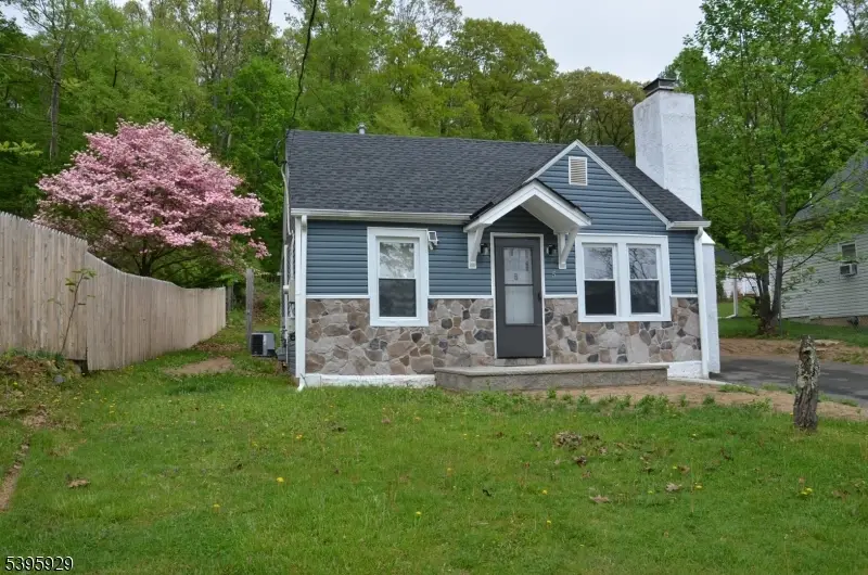 5 W Fairview Ave, Mine Hill Township, NJ 07803 - Image #1