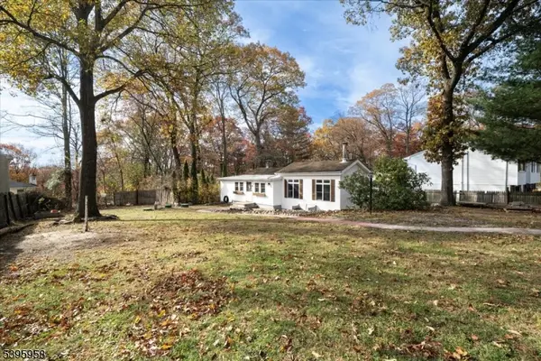 18 Brendona Ave, Hopatcong Boro, NJ 07874