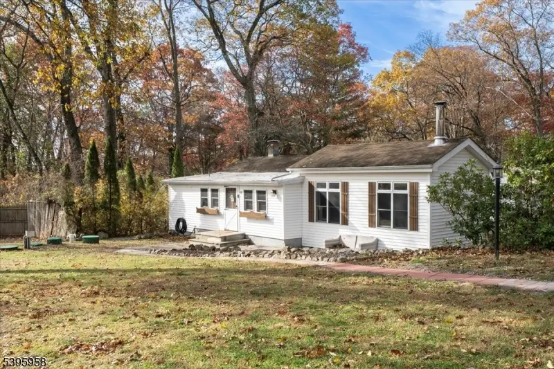 18 Brendona Ave, Hopatcong, NJ 07874 - Image #2