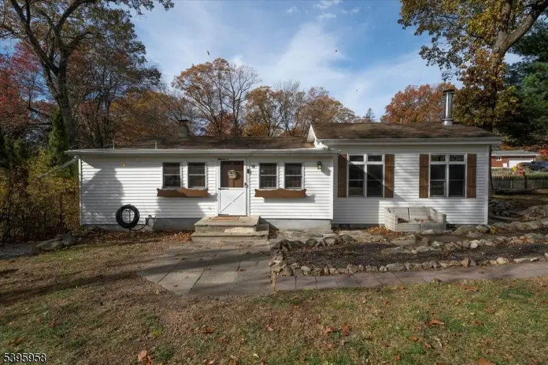 18 Brendona Ave, Hopatcong, NJ 07874 - Image #3