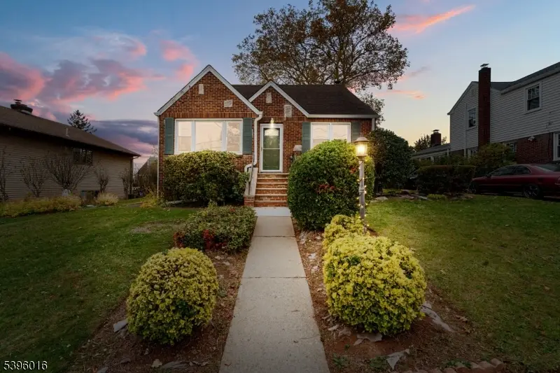 31 Rollins Ave, Clifton, NJ 07011 - Image #3