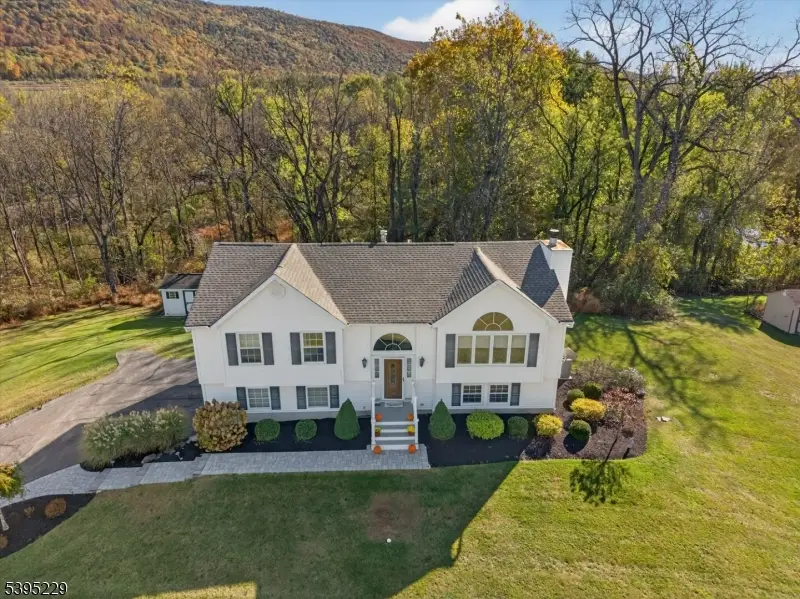 6 Meadowbrook Way, Vernon, NJ 07462 - Image #2