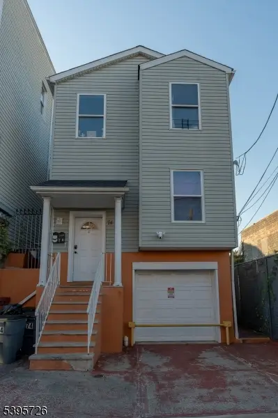 74 Beech St, Paterson City, NJ 07501