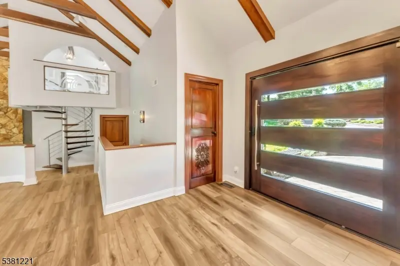 18 Fairview Dr, North Caldwell, NJ 07006 - Image #2