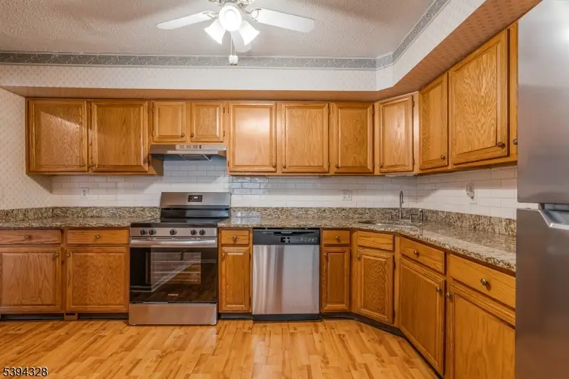 13 Jennifer Ct, Lebanon, NJ 08833 - Image #3