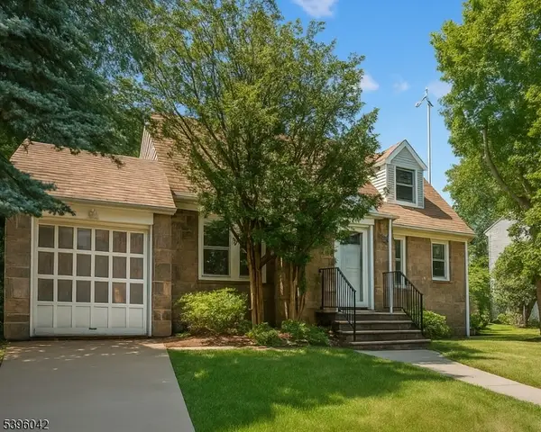 90 Ardmore Ave, Clifton City, NJ 07014