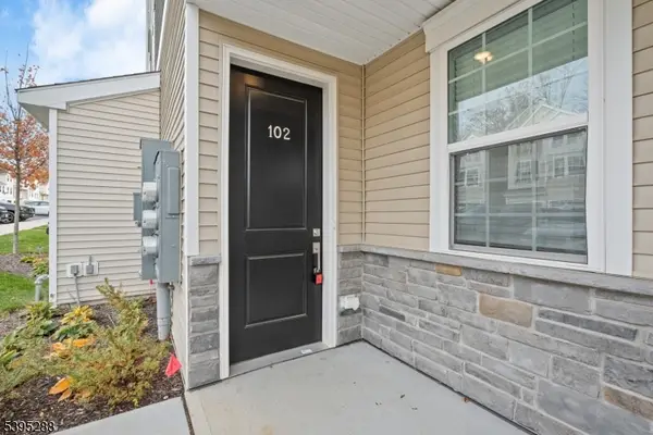 102 Iris Ct, Warren Twp., NJ 07059