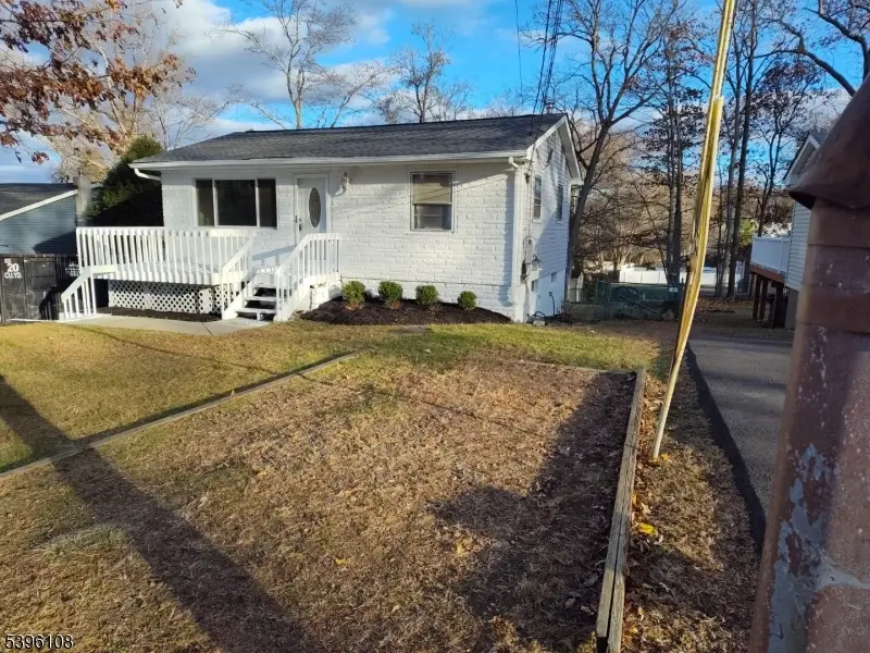 315 Santa Fe Trail, Hopatcong, NJ 07843 - Image #2