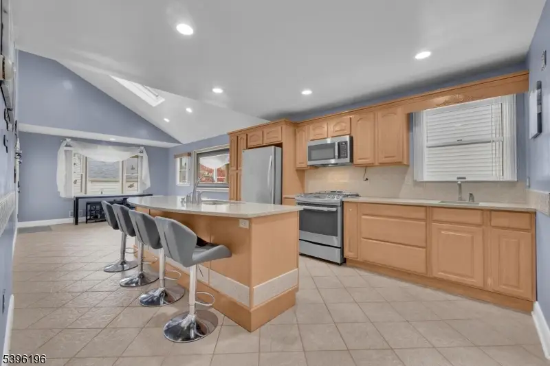 30 Schuyler Ave, Pompton Lakes, NJ 07442 - Image #3