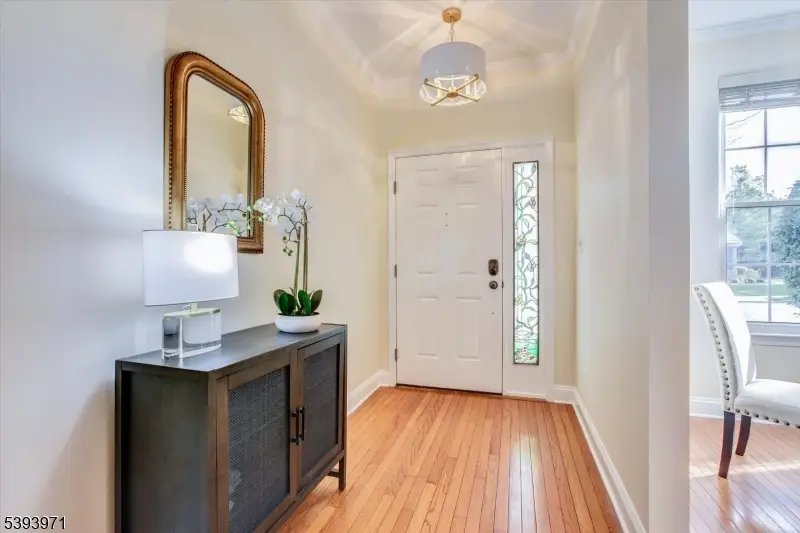 13 Fernwood Ct, Whitehouse Station, NJ 08889 - Image #2