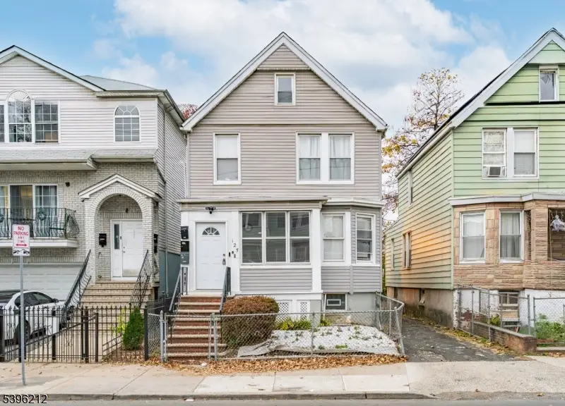 125 Fabyan Pl, Newark, NJ 07112 - Image #1