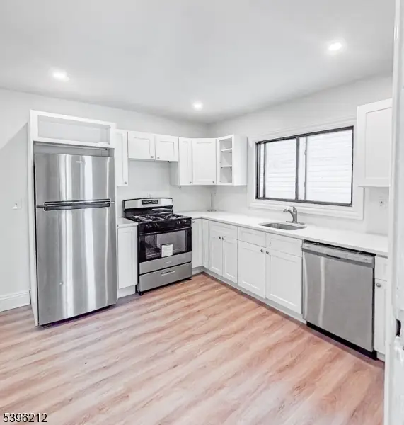 125 Fabyan Pl, Newark, NJ 07112 - Image #2