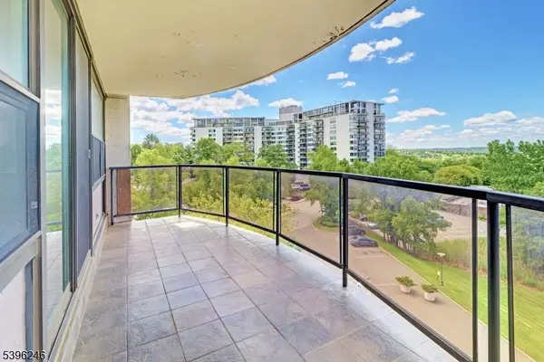 2 Claridge Dr. 3lw, Verona Twp., NJ 07044