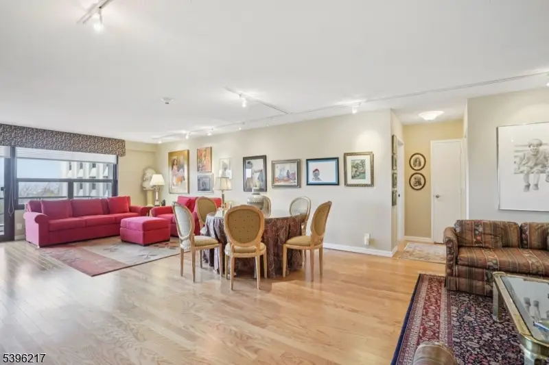 2 Claridge Dr #2NW, Verona, NJ 07044 - Image #1