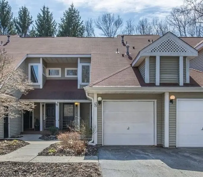 15 Schofield Ct, Oak Ridge, NJ 07438 - Image #1